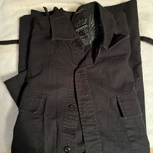 Koman sport sz L. Color black. Men’s button shirt